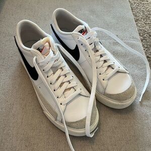 Nike White and Black Women’s Sneakers